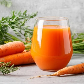 Para qué sirve el jugo de zanahoria y cómo tomarlo para prevenir enfermedades