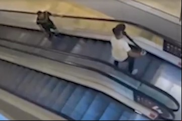 Ataque en Sidney: "Héroe anónimo", un hombre enfrentó al atacante en una escalera mecánica e impidió que la matanza sea peor