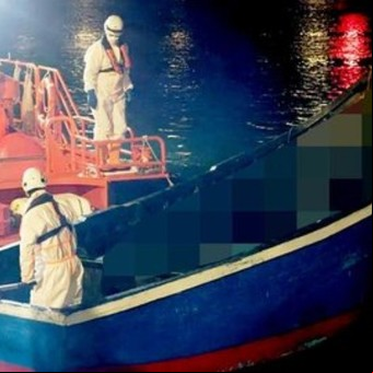 Misterio en el Amazonas: apareció un barco con 20 cadáveres y no se sabe de donde proviene