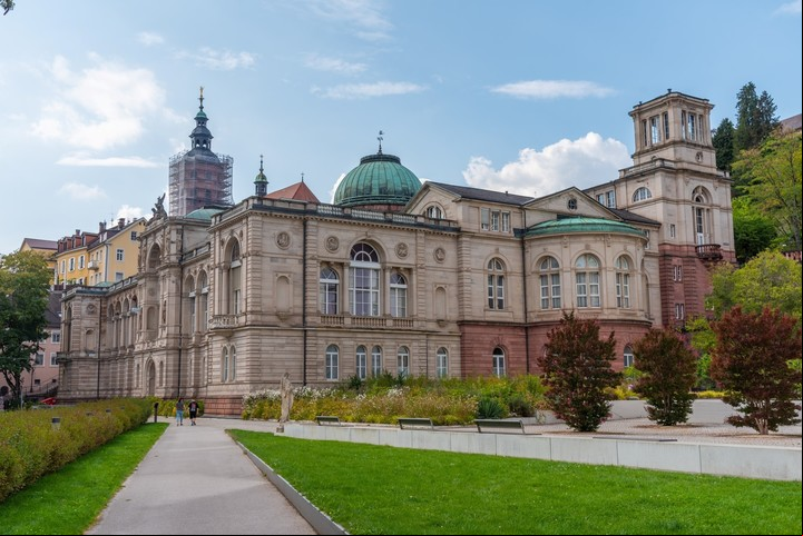 Friedrichsbad, la famosa casa de baños de 1877 en Baden-Baden. Foto Shutterstock