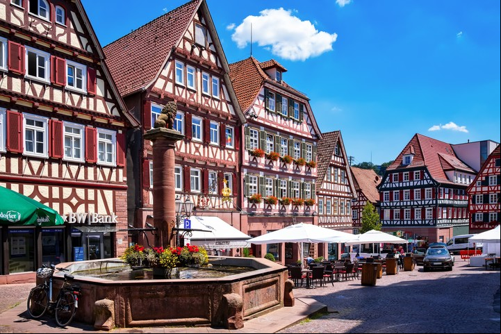 El escritor Hermann Hesse nació en Calw, en la Selva Negra alemana. Foto Shutterstock