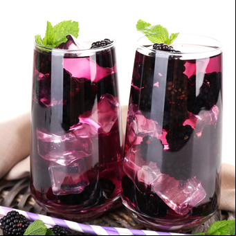 Para qué sirve y a qué hora tomar el agua de moras