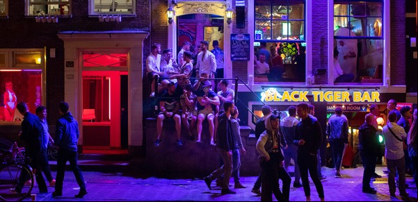 El último esfuerzo de Ámsterdam para combatir el turismo excesivo: Ningún hotel nuevo