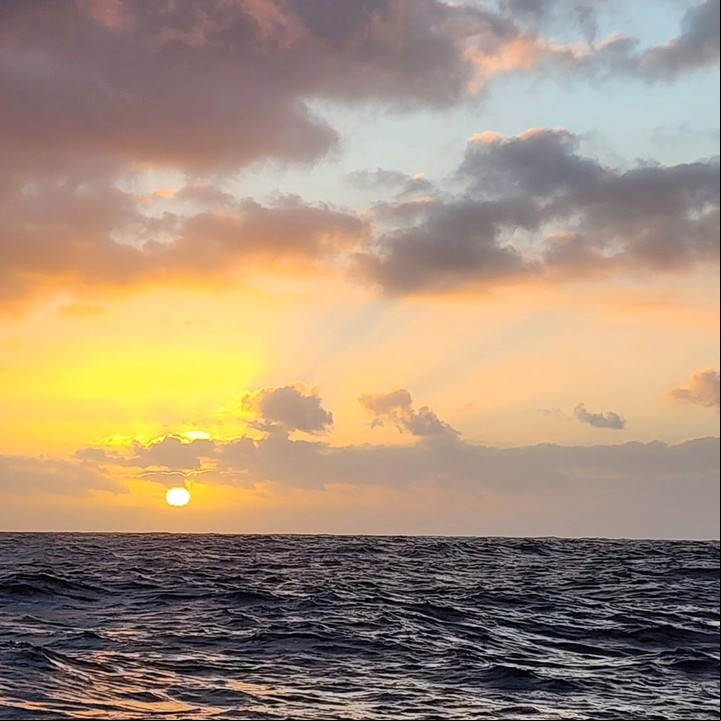 Juana Viale y su novio comenzaron el cruce del Atlántico en velero. Instagram