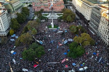"El desfinanciamiento de la universidad va en desmedro del crecimiento económico": qué dice el documento completo de la marcha federal universitaria