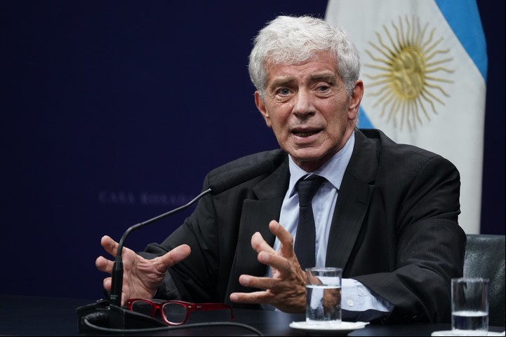 Conferencia de prensa del ministro Justicia, Mariano Cúneo Libarona, en la que se refirió a la implementación del sistema acusatorio en Rosario. Foto Juano Tesone.