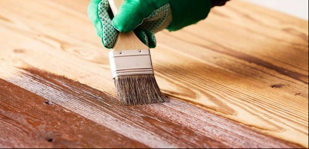 ¿Cómo hacer para que la madera sea impermeable y no se dañe?