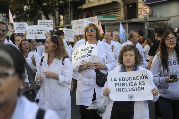 Marcha universitaria Plaza Houssey Uba Foto Federico Lopez Claro