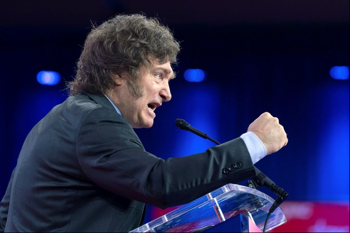 La sangría de funcionarios que sufre el gobierno de Javier Milei. Foto AP / José Luis Magana,