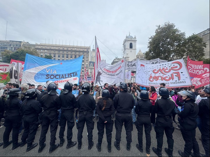 Acto por el Día del Trabajador en Plaza de Mayo. Foto: Enrique García Medina.
