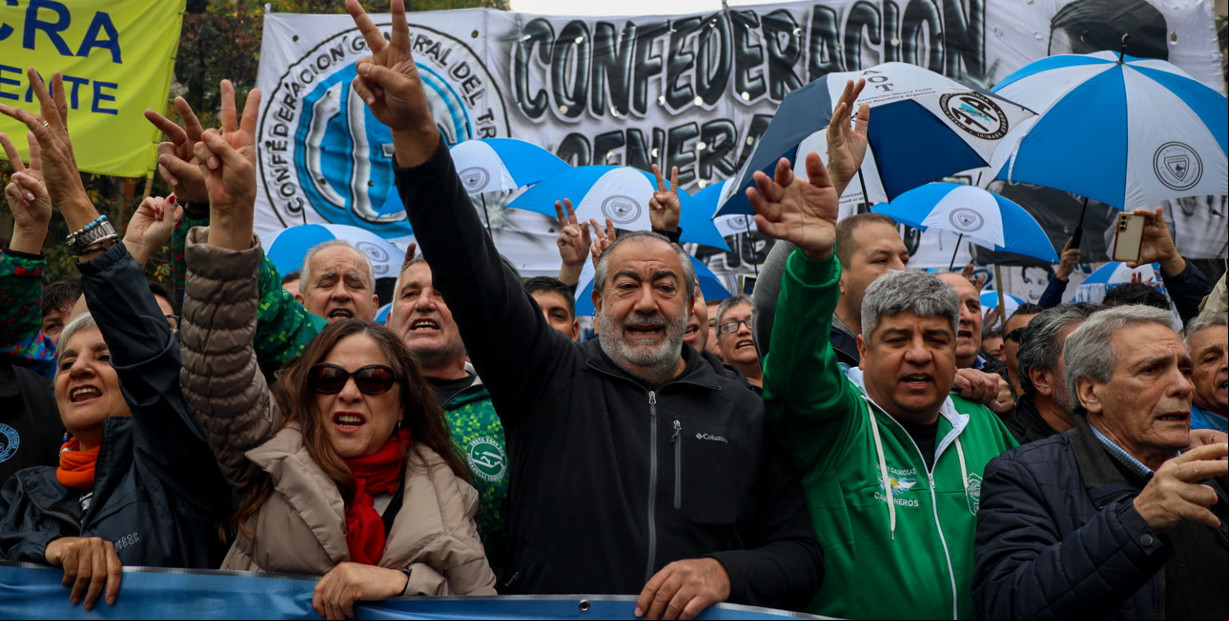 Marcha por el Día del Trabajador, EN VIVO: la CGT ratificó el paro del 9 de mayo  y advirtió que no resignará "un ápice de los derechos conquistados"