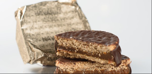 Cuáles son los mejores alfajores según la calidad de su cobertura de chocolate