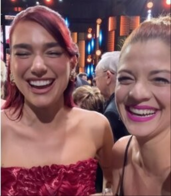 Dakyta entrevistó a Dua Lipa en los Critic’s Choice Awards. Foto: Instagram