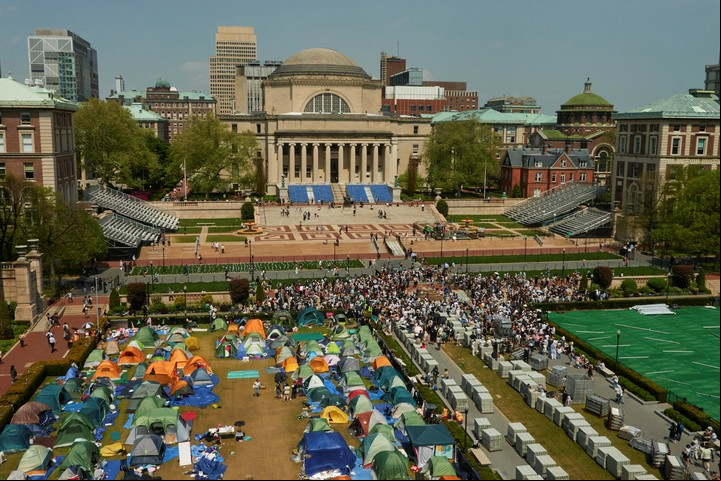 Las protestas han desplazado el foco de la propaganda hacia el firme apoyo de la istración Biden a Israel, argumentando que Estados Unidos ha socavado su posición mundial.
Foto Bing Guan para The New York Times