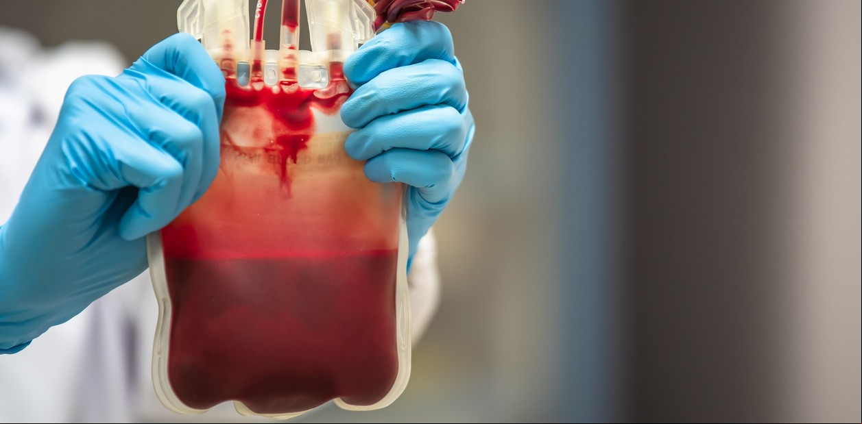Polémica por la provisión de bolsas para transfusiones de sangre y un problema burocrático insólito