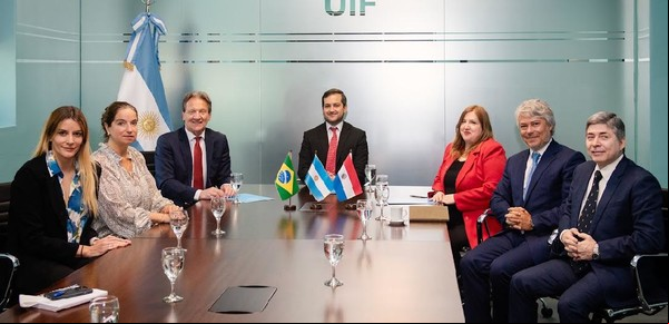 Argentina, Brasil y Paraguay acordaron mejorar el intercambio de información sobre lavado de dinero, narcotráfico y terrorismo