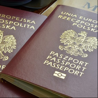 “Ser europeo en un año”: cuál es el país que permite tramitar la ciudadanía más rápido que Italia y España y sin viajar