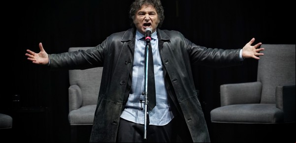 Javier Milei tuvo su show, cantó, dio una clase, y volvió a condenar al "maldito socialismo"