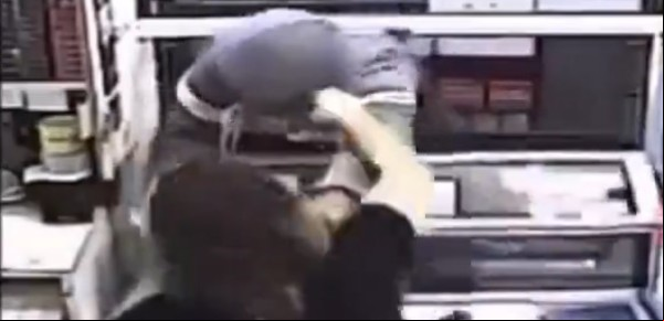 Un encapuchado quiso robar un kiosco en Chaco: lo atendió una empleada karateca y recibió una golpiza