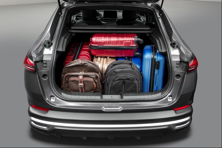El baúl del Fiat Fastback es simplemente enorme.