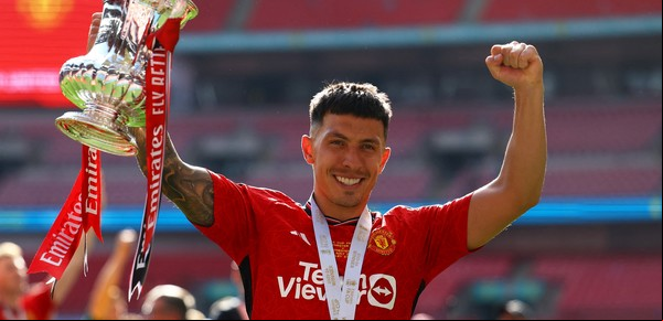 Lisandro Martínez, el caudillo que todos quieren: de la pelea cara a cara con el capitán del City al elogio enorme de Pep Guardiola
