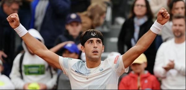 Roland Garros 2024, día 3: 
Etcheverry reaccionó a tiempo y avanzaron a segunda ronda Djokovic y Navone