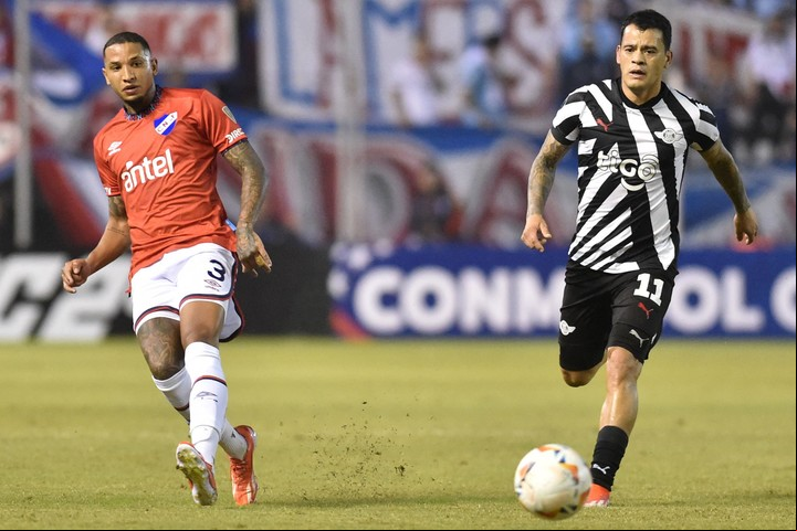 Libertad venció a Nacional y lo festejaron Boca y Olimpia. Foto: NORBERTO DUARTE / AFP.