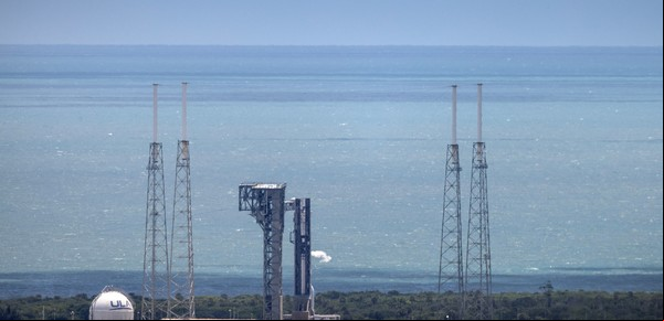 Otro revés para Boeing: tuvo que volver a suspender el lanzamiento de su primera misión espacial tripulada