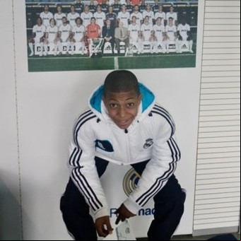 Mbappé ya es de Real Madrid y lo festejó con un recuerdo que tenía bien escondido: "Estoy feliz y orgulloso de ser parte del club de mis sueños"