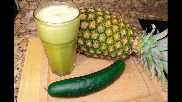 Cómo prepara el batido de pepino y piña, paso a paso.
