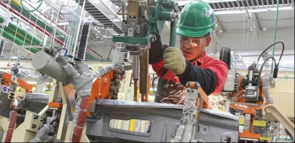 La industria alcanza el tercer mes consecutivo de crecimiento y llega a su mejor nivel desde 2022