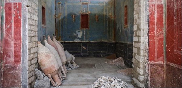 Fabuloso hallazgo en las ruinas de Pompeya: encontraron un increíble santuario azul