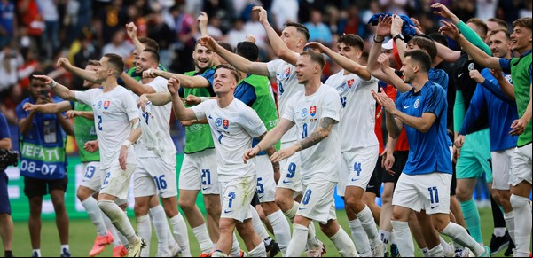 Sorpresa en la Eurocopa: Eslovaquia le ganó en el debut a Bélgica, que falló un montón de goles y estrenó una nueva tecnología en el VAR