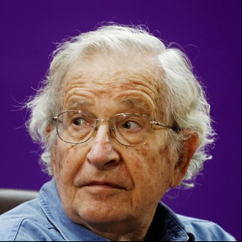 Sabiduría contemporánea: 15 frases de Noam Chomsky para transformar tu día
