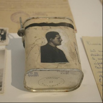 Historias familiares ocultas en una lata de corned beef