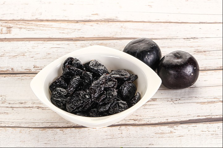 Las ciruelas pasas mejoran el funcionamiento intestinal.
