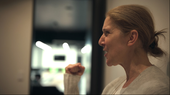 Céline Dion. La cantante padece el síndrome de la persona rígida, una enfermedad que se da en una cada millón de personas. Fotos Amazon