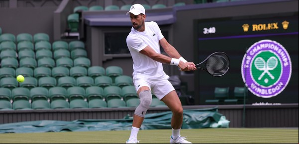 Djokovic da señales de que jugará Wimbledon para ir a la caza de su 25° Grand Slam y hacer aún más grande su historia