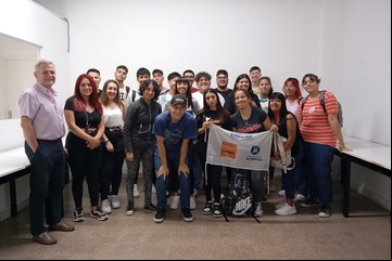 Capacitan gratis a 500 jóvenes para que puedan conseguir su primer trabajo: cómo anotarse
