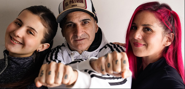 Lore y Roque me gusta: la banda de cumbia que canta Mueve el toto y hace contenido erótico en Only Fans