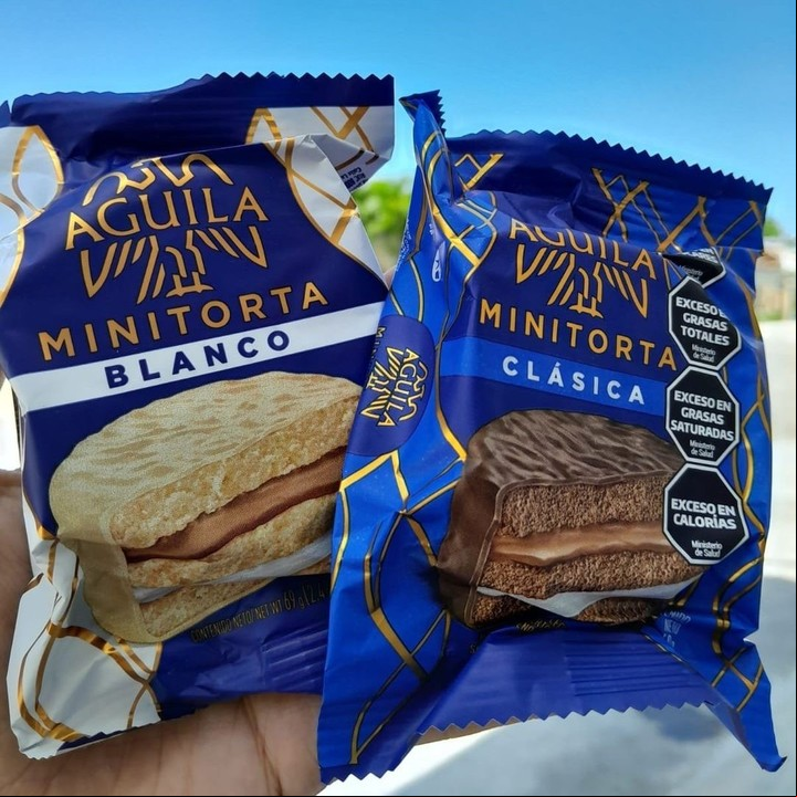 Alfajores mini torta, esponjosos y bañados. Foto: Instagram