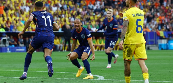 Países Bajos jugó su primer gran partido en la Eurocopa, terminó con el sueño rumano y está en cuartos de final