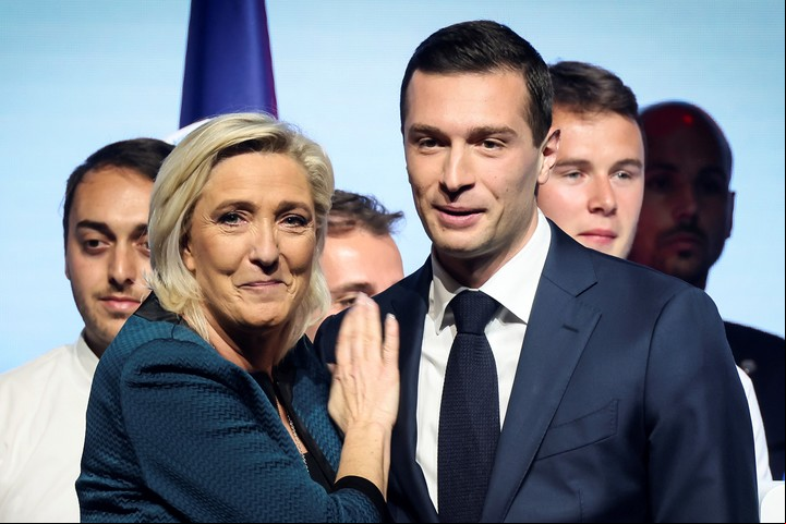 Marine Le Pen y el candidato n Jordan Bardella de Agrupación
Nacional, el 2 de junio de 2024.
Foto: AP/Thomas Padilla.