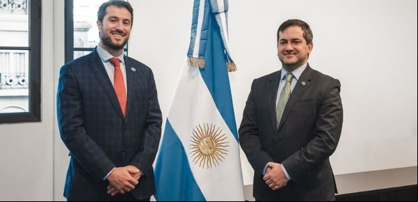 El Gobierno despidió al titular del organismo antilavado y lo reemplazará por el fiscal Paul Starc