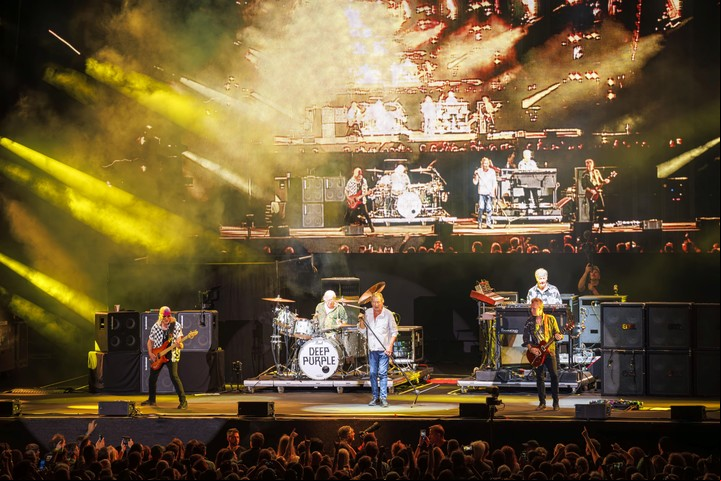 Deep Purple en el Montreux Jazz Festival, el mismo lugar donde nació su hit "Humo sobre el agua". Foto: EFE