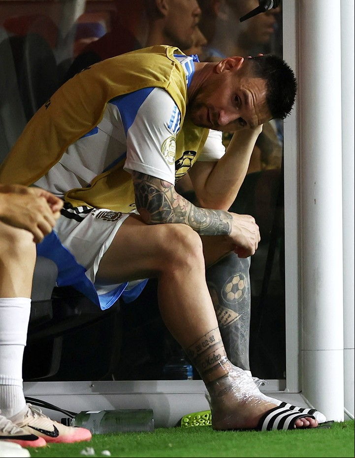 Lionel Messi salió campeón de América pero tuvo que seguir la final desde el banco de suplentes. Foto: REUTERS / Agustin Marcarian.