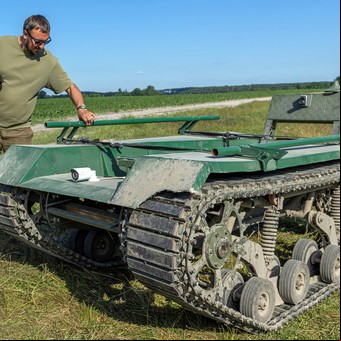 De sótanos secretos al campo de batalla: startups ucranianas crean robots para luchar contra Rusia