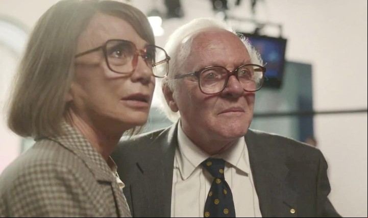 La sueca Lena Olin (de "La insoportable levedad del ser") interpreta a la esposa del protagonista.