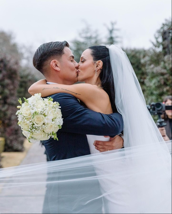 Oriana Sabatini y Paulo Dybala en su casamiento. Foto: Instagram.