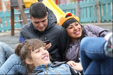 Por la epidemia de apuestas online de adolescentes, UNICEF lanza una guía para ayudar a padres y maestros